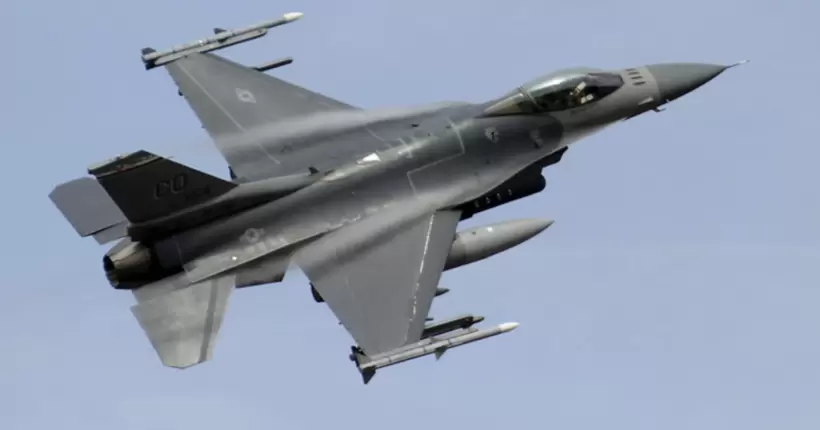 Українські пілоти можуть розпочати навчання на F-16 цього літа