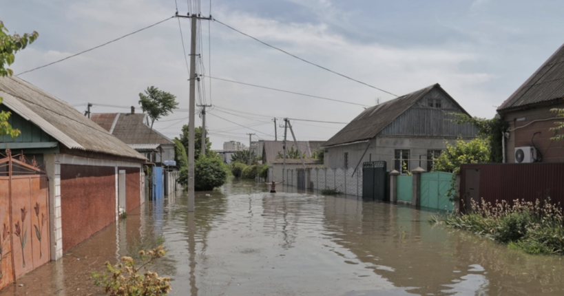 На Херсонщині за добу викачали 24 тисячі тонн води, однак шість населених пунктів і досі підтоплені, - Толоконніков