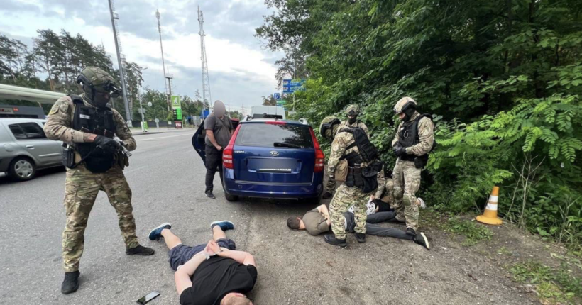 Під Києвом 