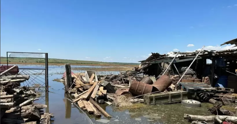 На Херсонщині вода повернулася до свого природного рівня, досі частково підтоплені два населені пункти