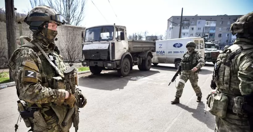На Херсонщині російські загарбники помістили близько сотні людей під варту з метою викупу