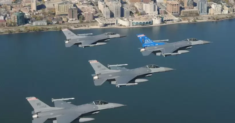 Зеленський: Коли українські пілоти керуватимуть F-16, рф не матиме шансів у небі