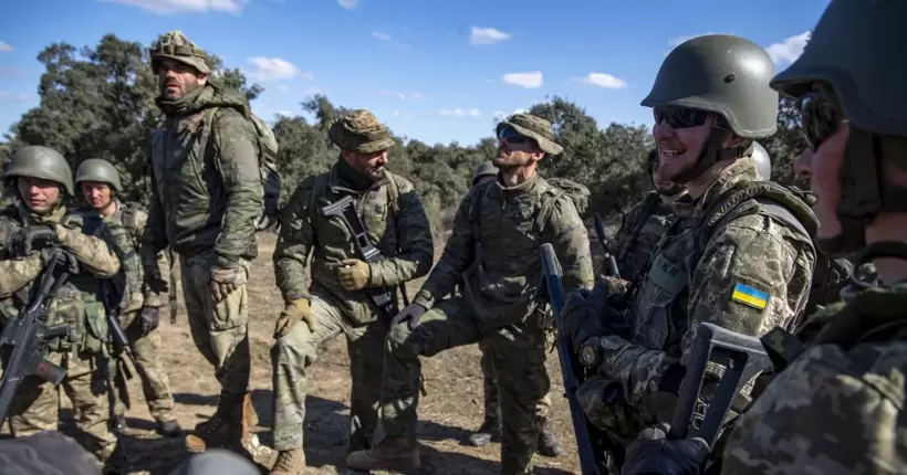 На Київщині пройшли масштабні військові навчання на воді. Відео