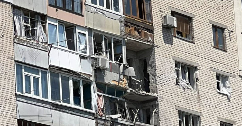 Влучили у багатоповерхівку: у Херсоні зросла кількість постраждалих у результаті чергового обстрілу росіян