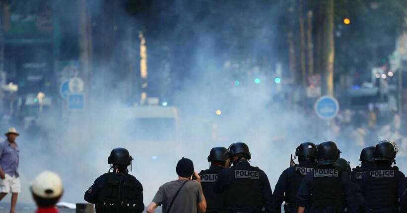У Франції мери закликають до мітингів проти заворушень