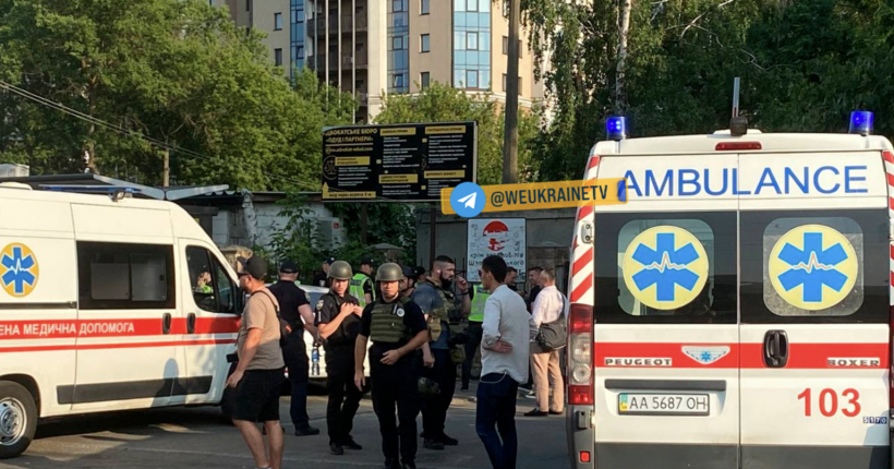 Вибух у Шевченківському райсуді: що зараз відбувається на місці події. ФОТО. ВІДЕО