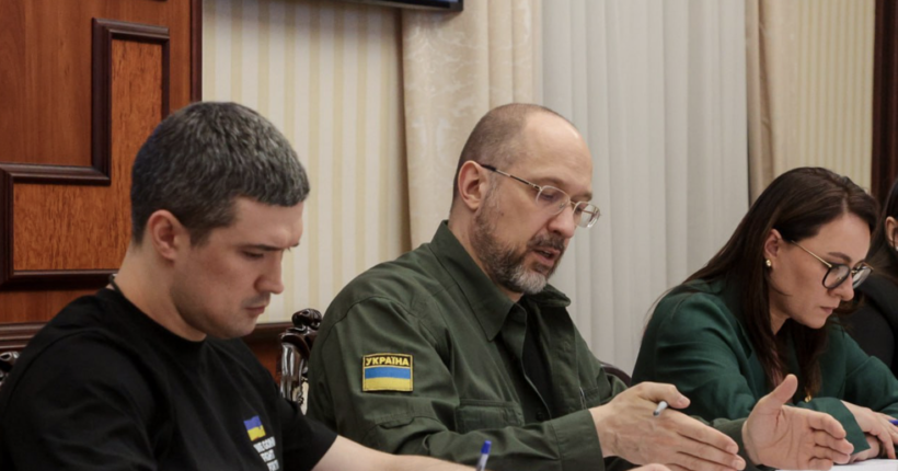 Шмигаль: В Україні не вистачає медиків та соцпрацівників