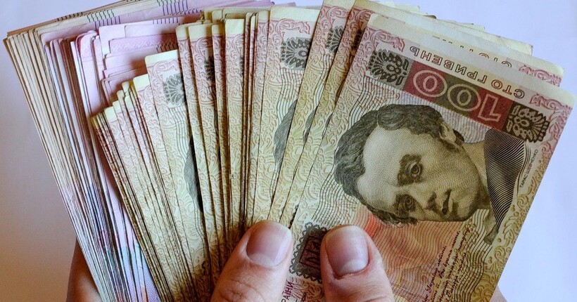Уряд вирішив скасувати виплати деяким категоріям ВПО: про кого йде мова