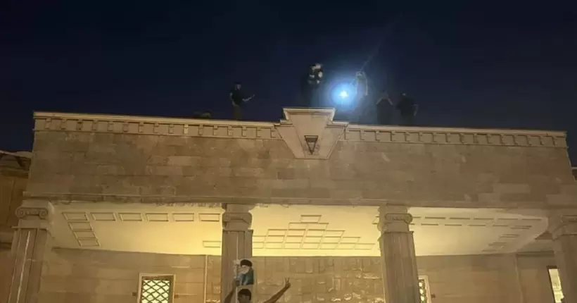 В Багдаді підпалили посольство Швеції (відео)