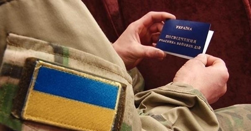 На Рівненщині військкоми побили військового битою, їх затримали (відео)