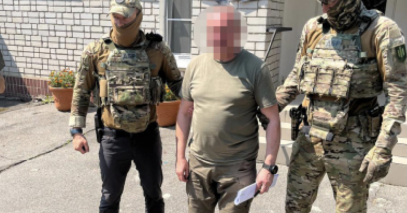 Організував схему незаконного збагачення і допомагав криміналітету: ще одному військкому оголосили підозру
