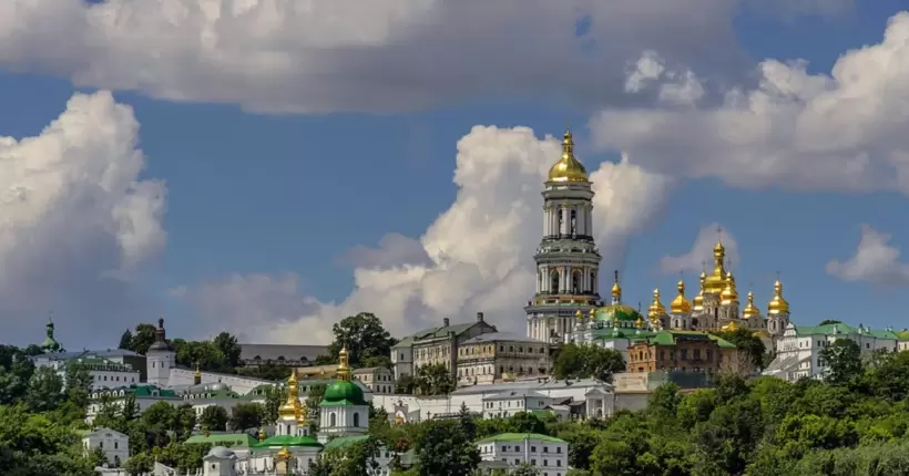 Суд визнав законним розірвання договору Лаври з УПЦ МП