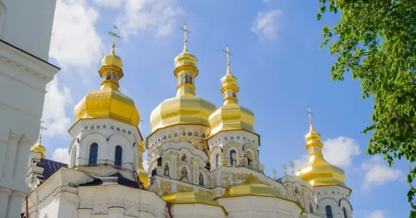 У приміщеннях Києво-Печерської лаври забарикадувалися невідомі