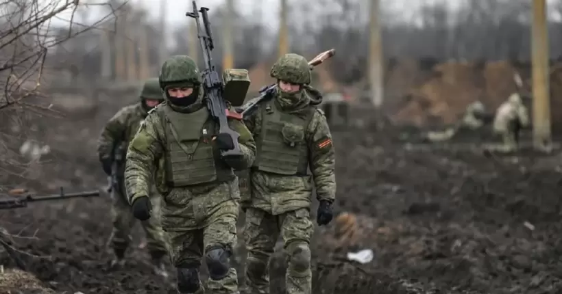 Російські загарбники із важкої артилерії обстріляли Нікополь: зруйновано понад 15 будинків