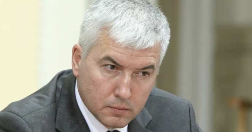ВАКС дозволив заочне слідство щодо ексміністра оборони Саламатіна