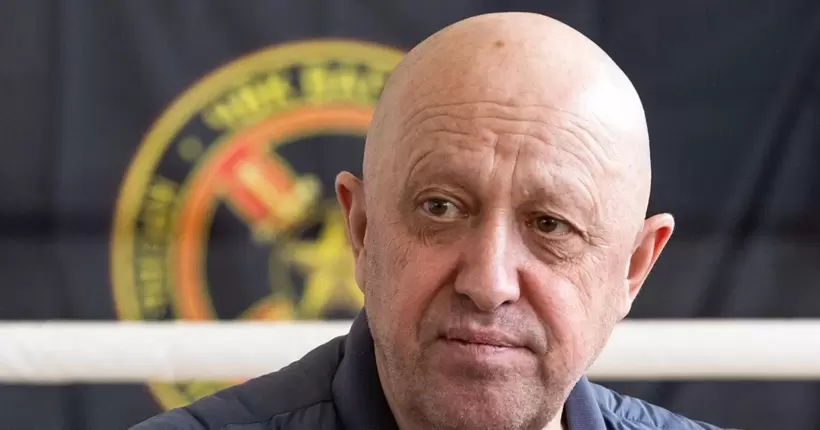 Літак Пригожина могли збити ракетою класу 