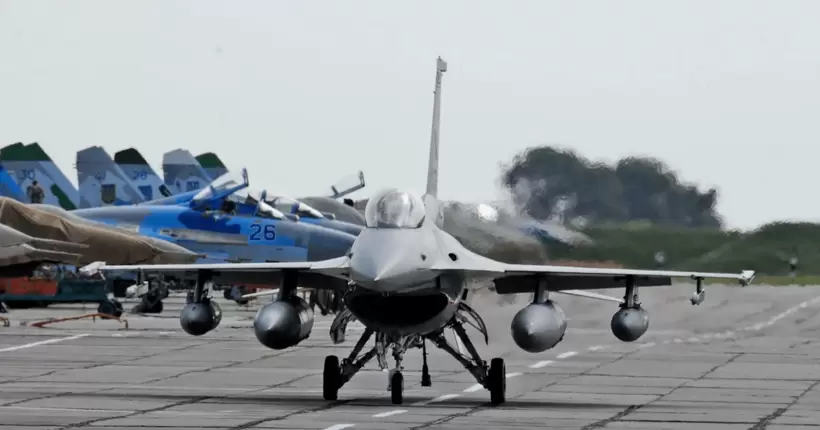 Перша група пілотів вже відправились в Данію для навчання на F-16, - Ігнат