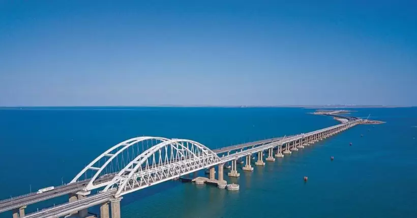 Росіяни знову перекрили Кримський міст