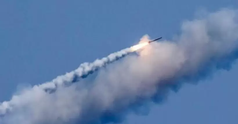 Росіяни вранці обстріляли Хмельниччину: пошкоджені будинки та залізниця