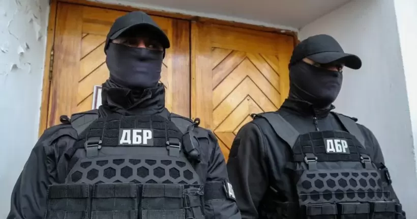 ДБР затримали військового, що втік з місця служби та закликав правоохоронців його спіймати 