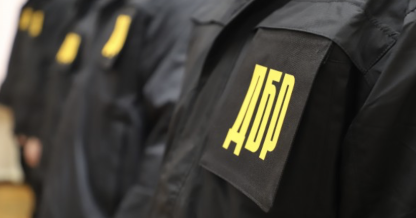 В Одесі співробітник військкомату за гроші допомагав депутатам та їхнім родичам ухилятися від мобілізації