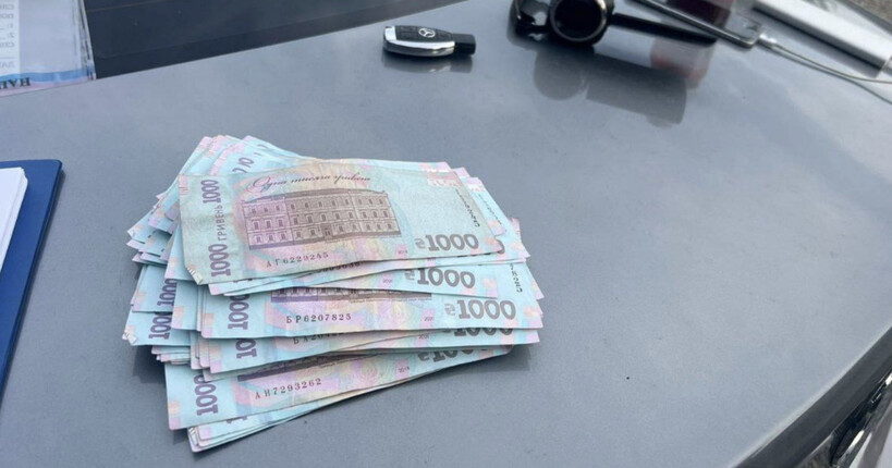 Вимагали у підприємця неіснуючі борги: в Івано-Франківську викрили рекетирів