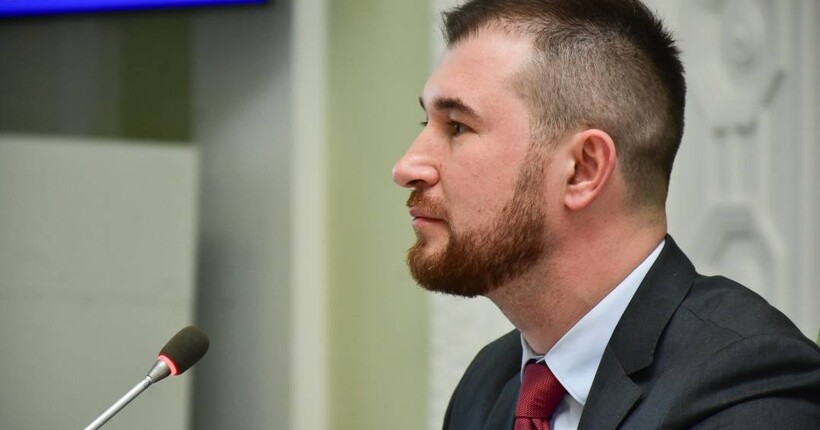 У ДБР перевіряють законність перебування виконувача обовʼязків мера Чернігова за кордоном