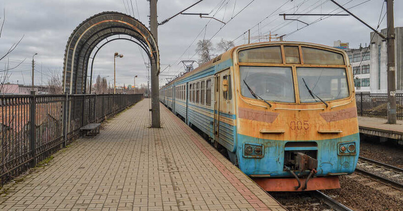 В столичній електричці зупинки оголошуватимуть зіркові диктори