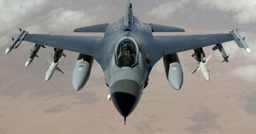 Експерт про передачу Україні F-16: росії треба закривати своє діряве небо
