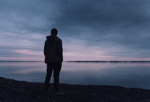 Самотність є такою ж небезпечною, як і викурювання 15 цигарок на день, - медики