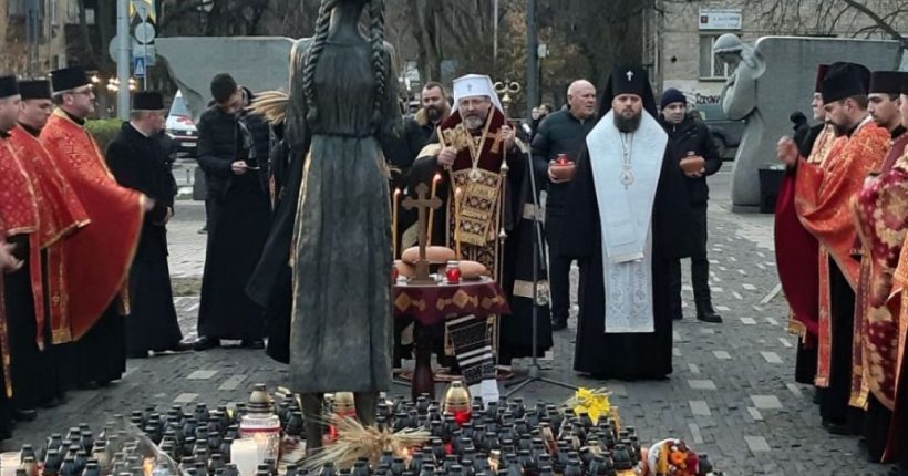 У Києві біля меморіалу жертвам голодоморів відбулася панахида