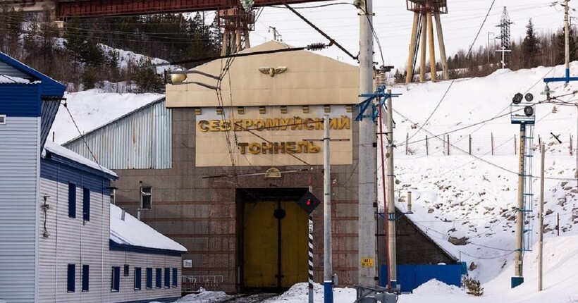 СБУ підірвали залізничний тунель в рф, який веде до Китаю (фото)