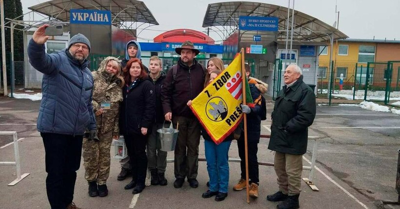 В Україну привезли Вифлеємський вогонь миру (фото)