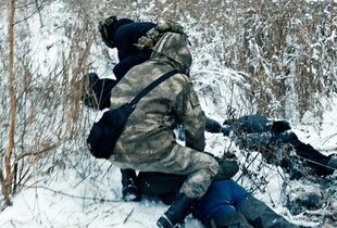 Каміння на 4,5 млн грн: на Рівненщині поліція викрила незаконних копачів бурштину