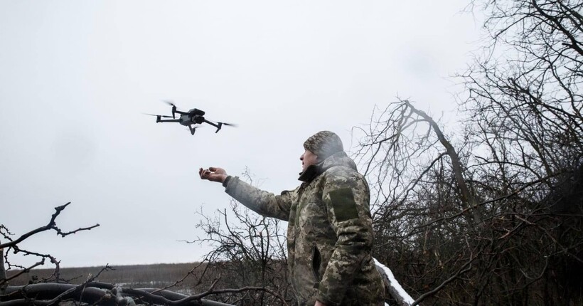 Чотири дні просидів в оточені: дрон урятував життя пораненим бійцям ЗСУ (відео)