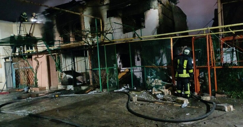 Через падіння уламків безпілотника у передмісті Одеси загинула людина (фото і відео)