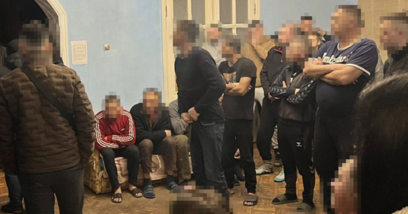 У Дніпрі четверо чоловіків утримували у трудовому рабстві 50 людей