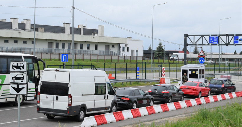 Пасажиропотік впав, за добу кордон перетинає близько 70 тис осіб, – Демченко 