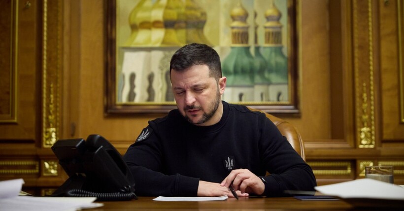 Загибель французьких гуманітарних працівників на Херсонщині: Зеленський поспілкувався з Макроном