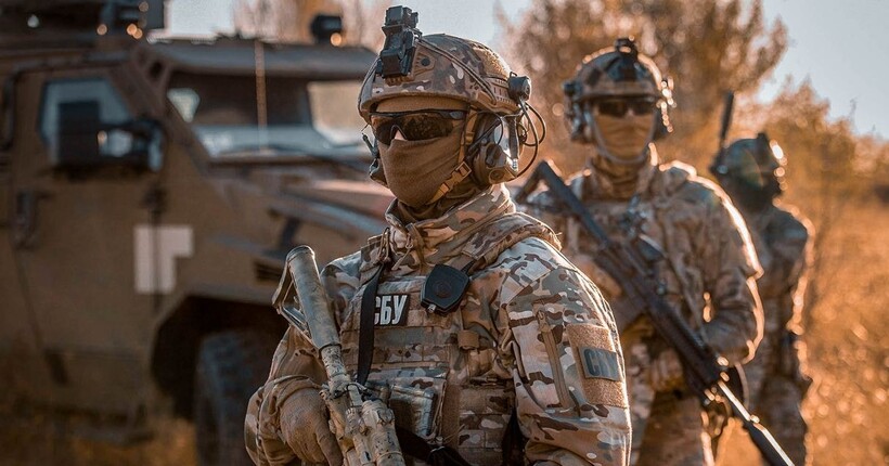 Співробітників СБУ, які стежили за журналістами Bihus.Info, відправили на фронт