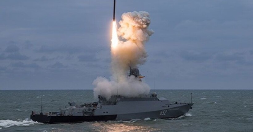 Два російські кораблі в Чорному морі: чи є носії 