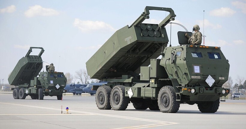 Українські захисники за допомогою HIMARS знищили ворожу пускову установку дронів ZALA та 