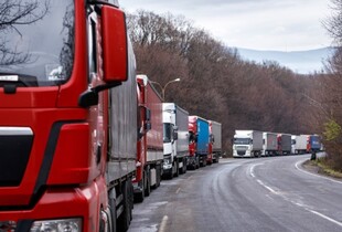 Поляки не пропускають жодної фури на 