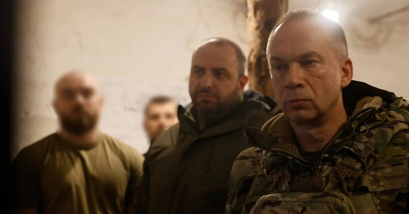 Сирський та Умєров на передовій обговорили посилення фронту (відео)