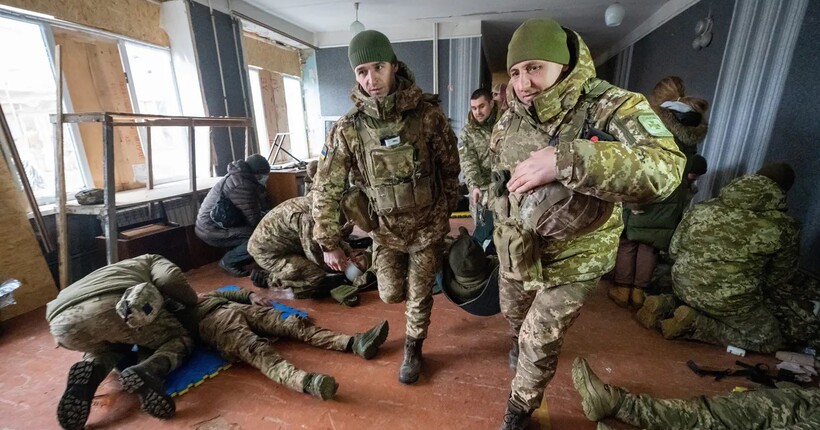 Чи будуть чоловіки за кордоном отримувати повістки: у Раді відповіли