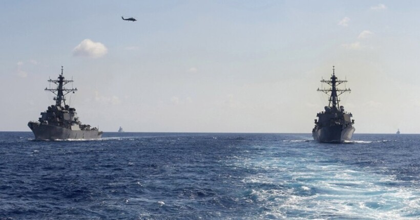 У Чорному та Азовському морях чергують два кораблі рф: чи є носії 