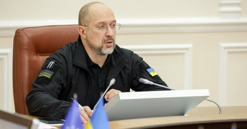 Жодних адміністративних заходів: Шмигаль пояснив, як Україна повертатиме громадян з-за кордону