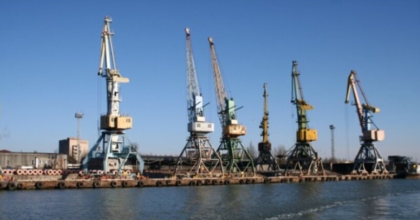 Росіяни вивозять награбоване з України, вимикаючи ідентифікацію на кораблях, - ВМС ЗСУ