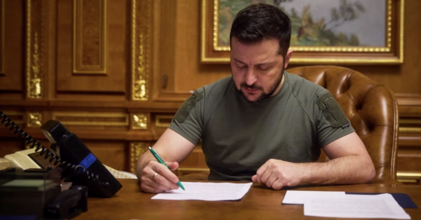 Володимир Зеленський підписав закон про збереження репродуктивних клітин військових
