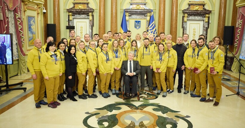 Зеленський нагородив дефлімпійців, які вперше виграли загальнокомандний залік на зимових Іграх